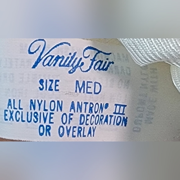 Vintage Lace 2 Piece Nylon Long Night Gown w Robe Set Embroidered Vanity Fair - Picture 15 of 15